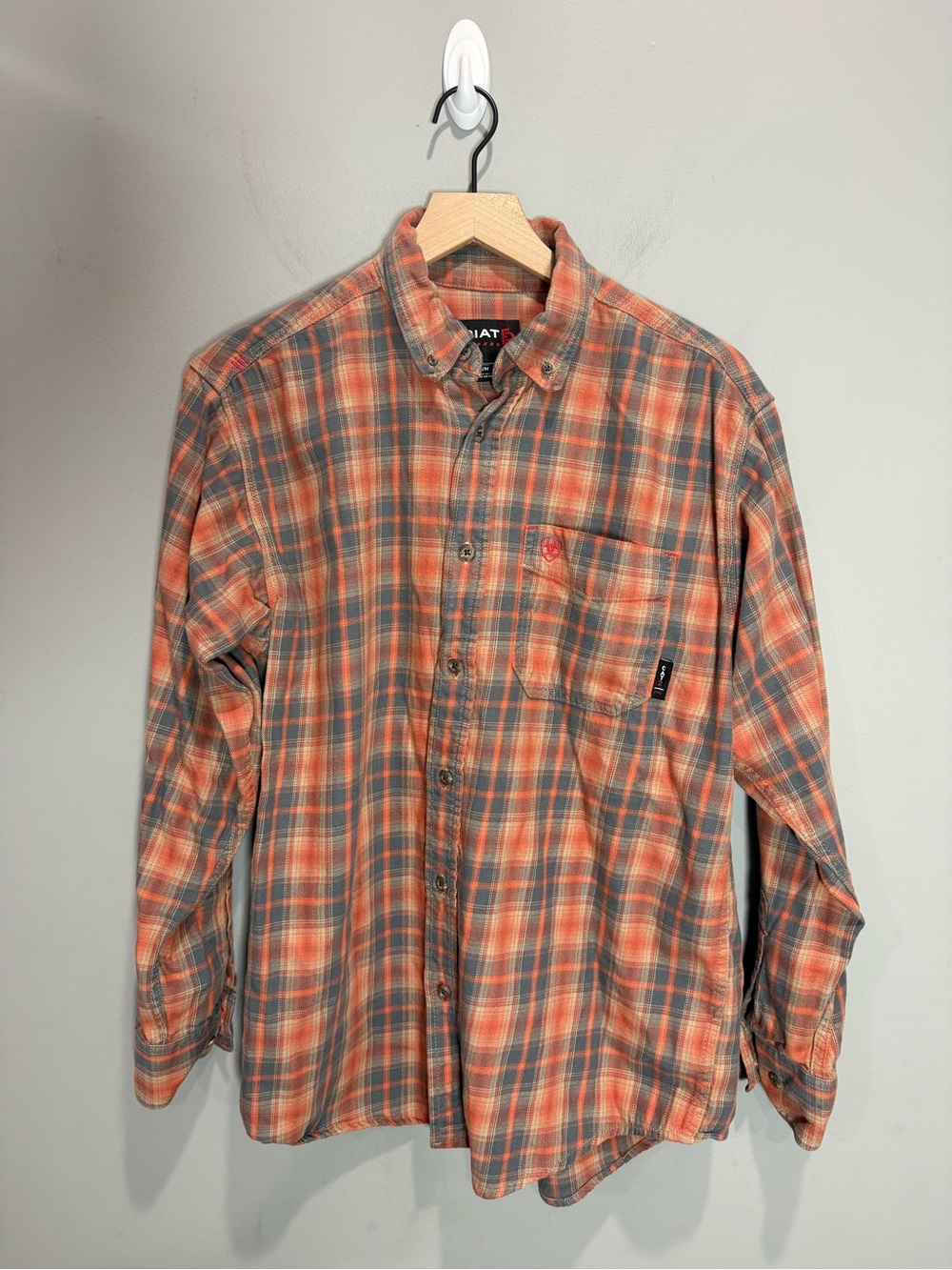 Ariat FR Men’s M Plaid Flame Resistant Work Shirt CAT 2 Button Down